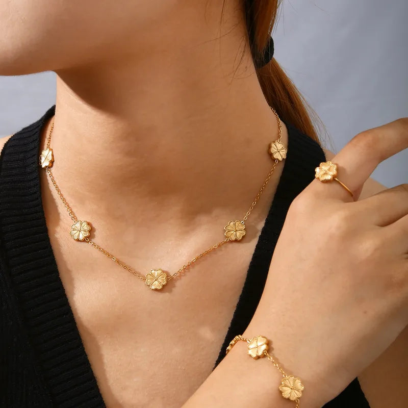 BLOOMETTE NECKLACE