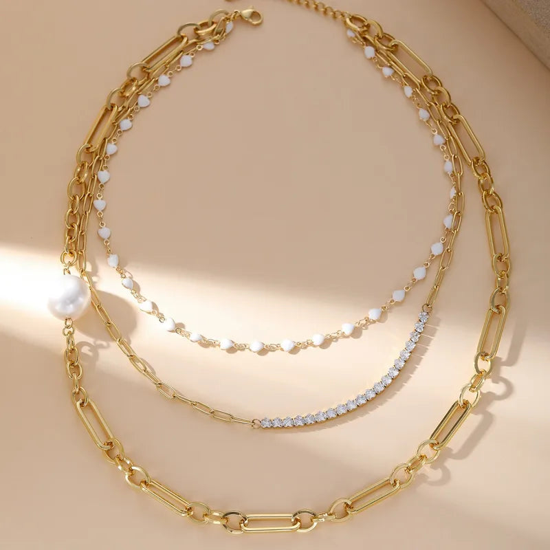 Noéra Necklace